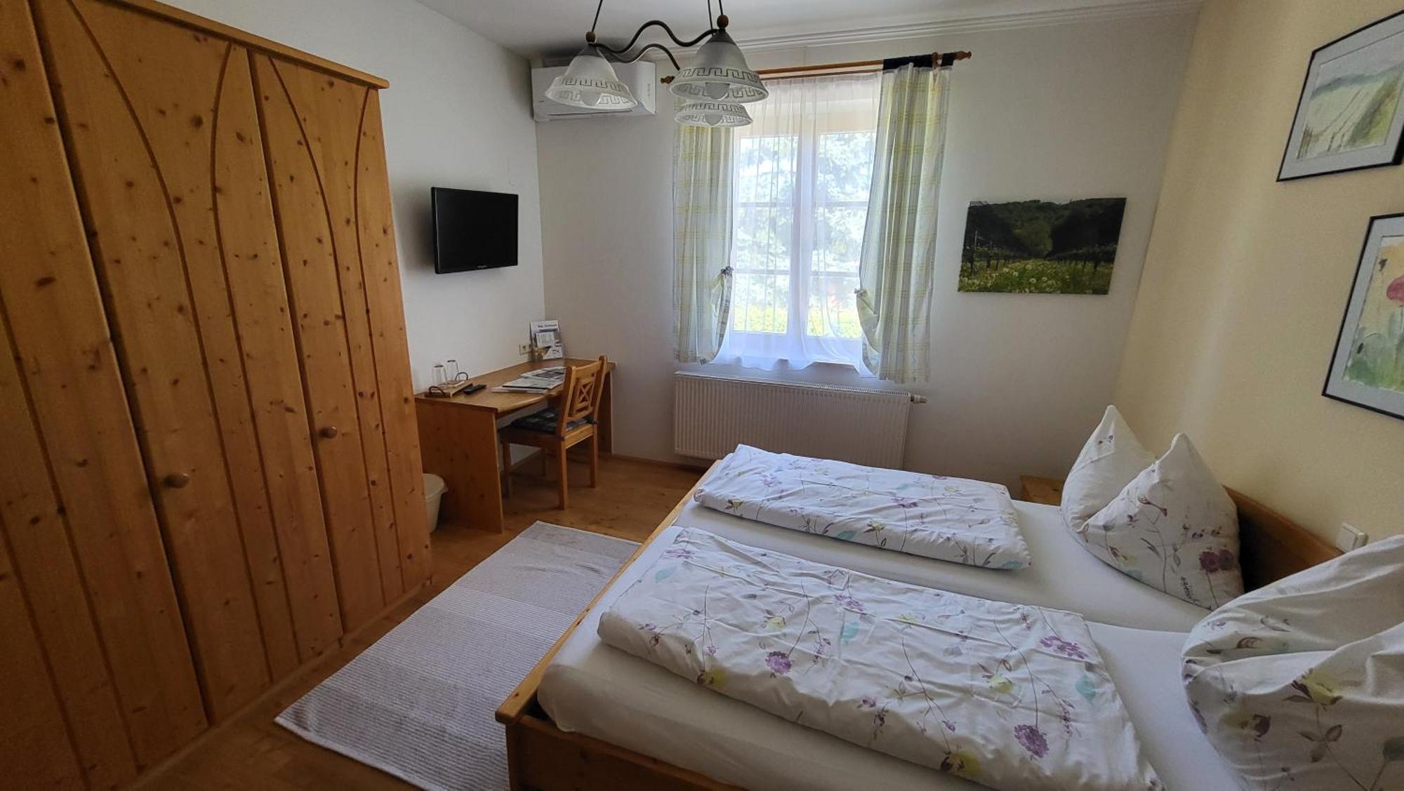 Weingut Pugl Apartment Leibnitz Ngoại thất bức ảnh